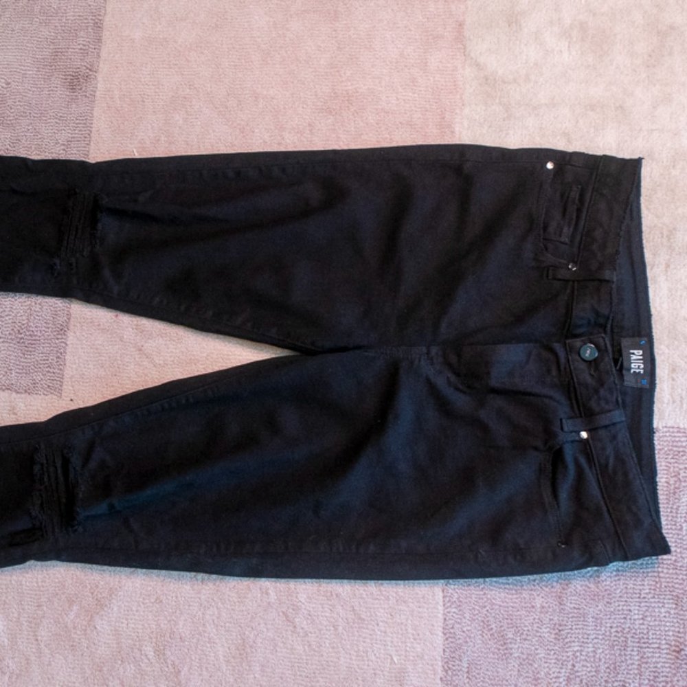 Paige Mid rise Black Skinny jeans with distressed knees Sz 31